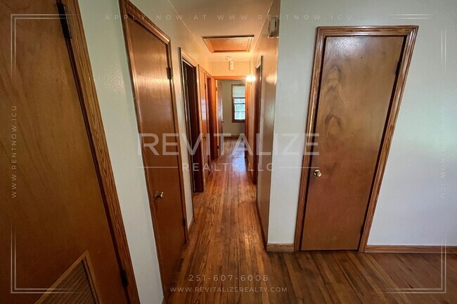 Foto del edificio - Charming 3 Bedroom/1.5 Bathroom Home in Mo...
