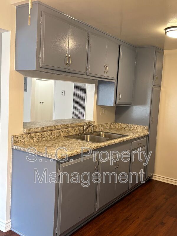 Foto del edificio - 2504 N Naomi St