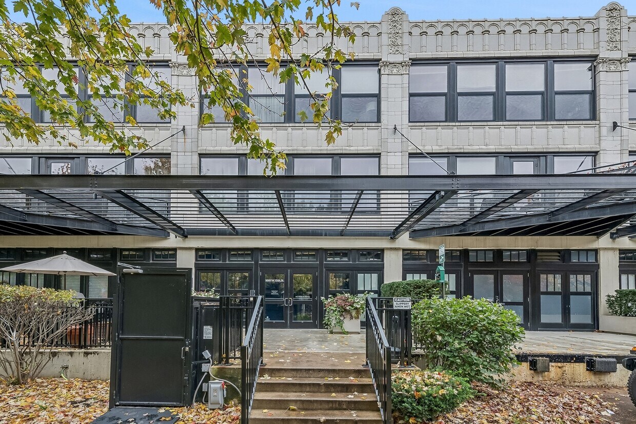 Foto principal - 1001 W 15th St