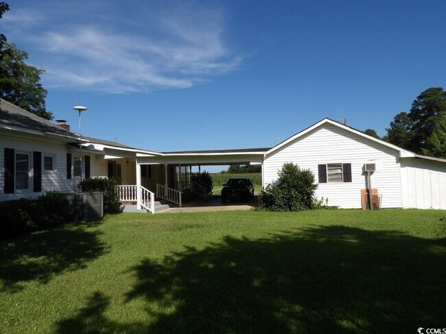 Foto del edificio - 6801 Swamp Fox Hwy W