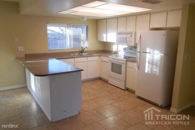 Building Photo - 1113 W Runion Dr