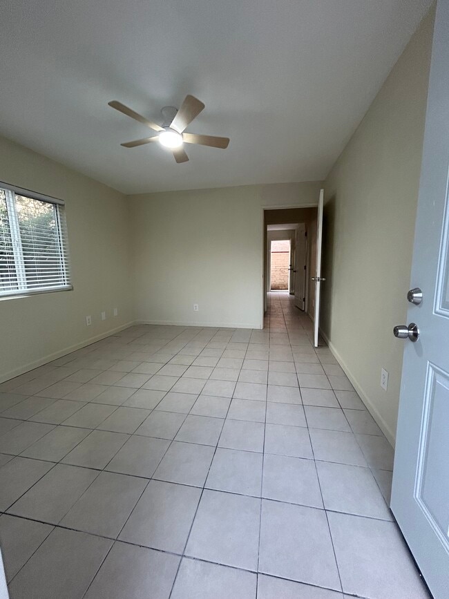 Building Photo - 5527 Bolivar St