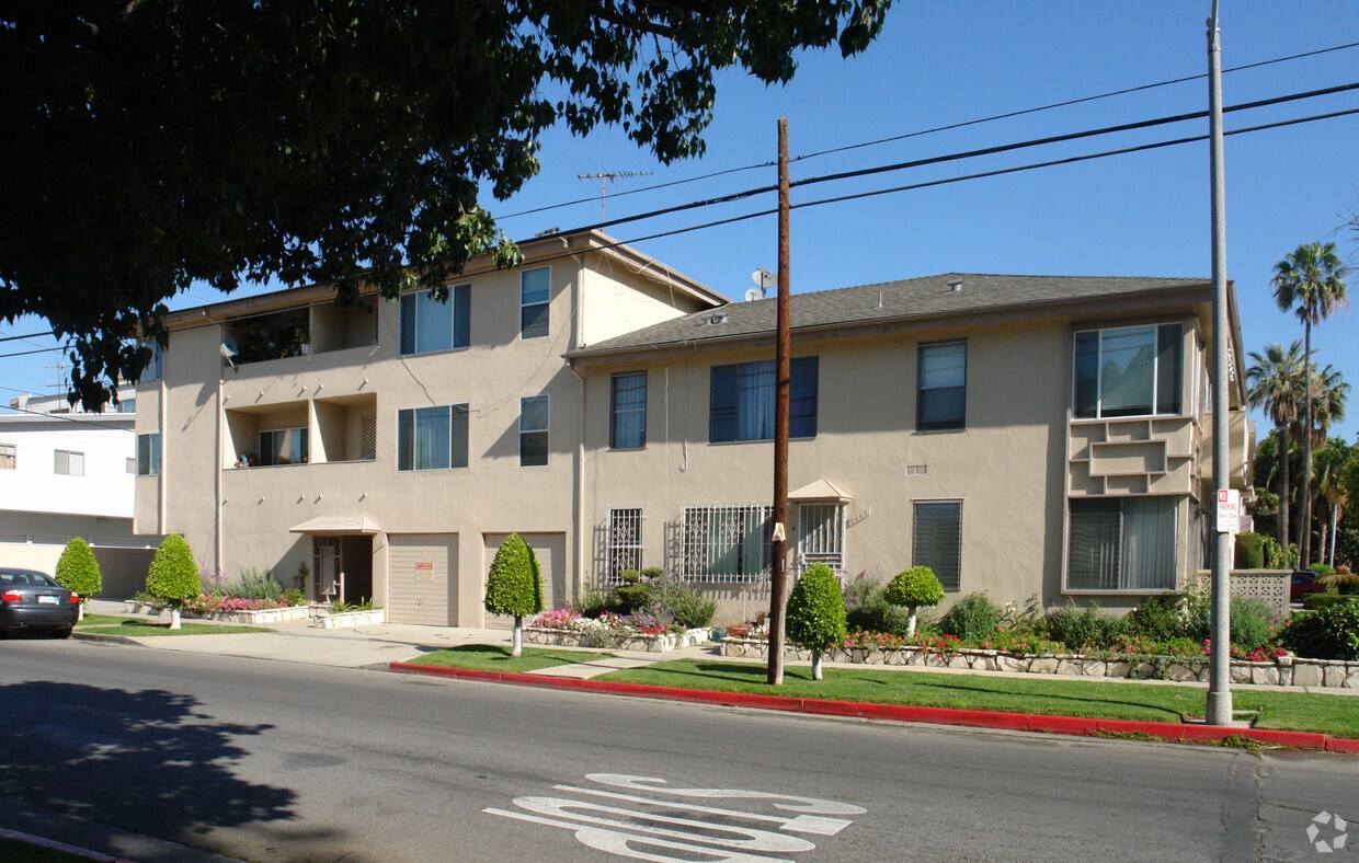 Foto principal - 863 S Bedford St