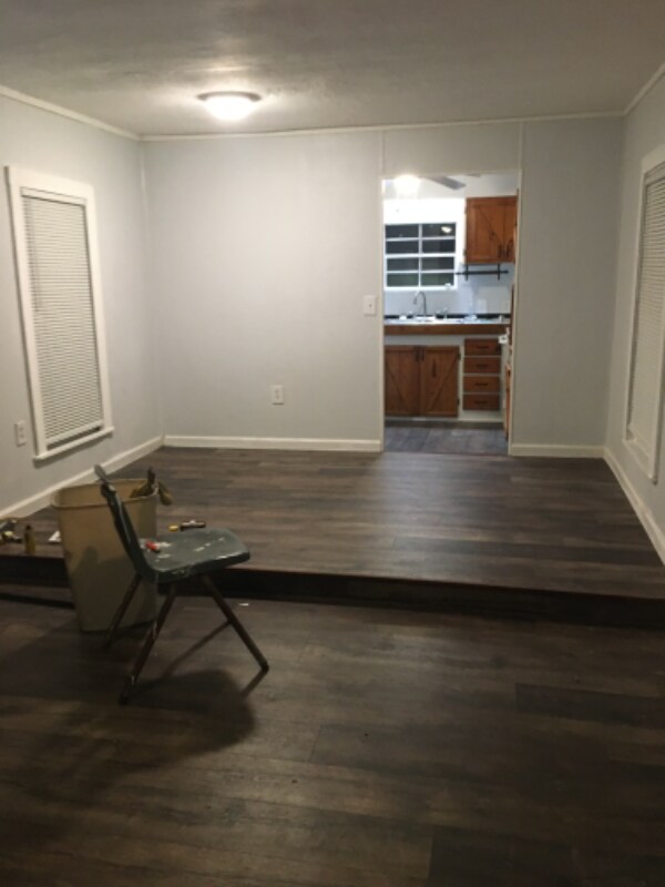 Building Photo - 15173 Oak Ln