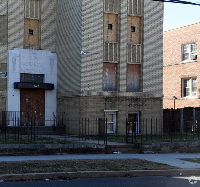 Building Photo - Marian's House