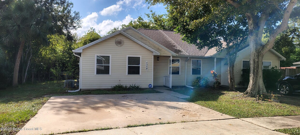 Foto principal - 2326 Talmadge Dr
