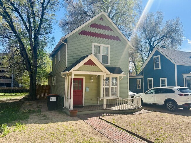 Foto del edificio - Charming 3 bedroom Victorian home!