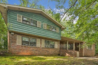Building Photo - 2600 Lantern Ln