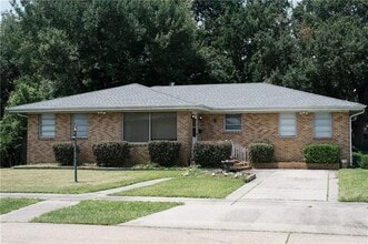 Building Photo - 6 Gelbke Dr