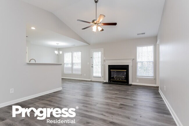 Foto del edificio - 1243 Brook Farm Ln