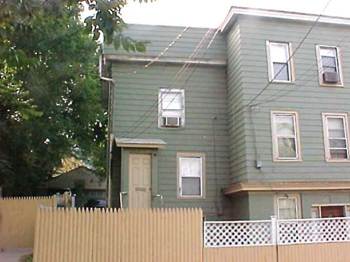 Primary Photo - 86-90 Adeline St