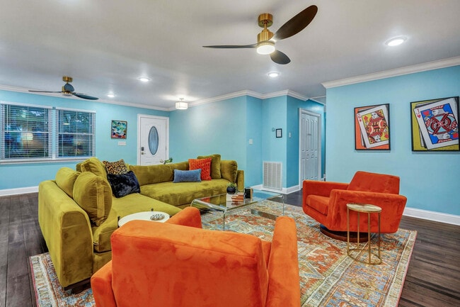 Building Photo - 533 Quarterman Dr