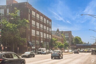 Building Photo - 1733 W Irving Park Rd