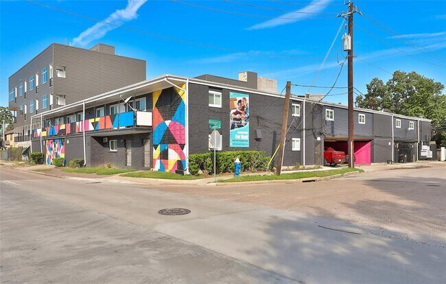 Building Photo - 1840 Richmond Ave.