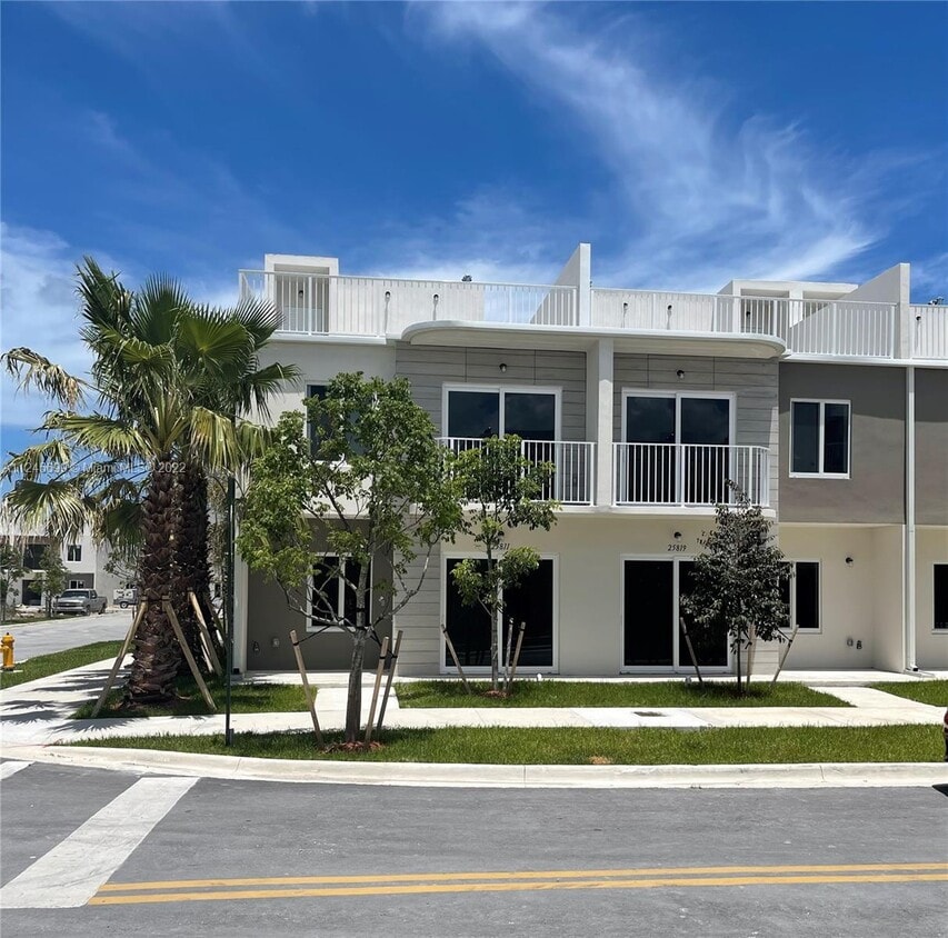 25811 SW 144th Ct, Naranja, FL 33032 Townhouse for Rent in Naranja