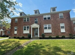 Building Photo - 465 Wehrle Dr