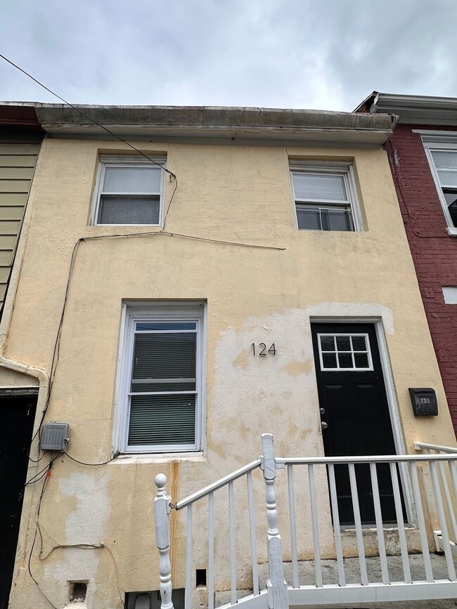 Foto del edificio - Recently Remodeled 4 bed in Reading