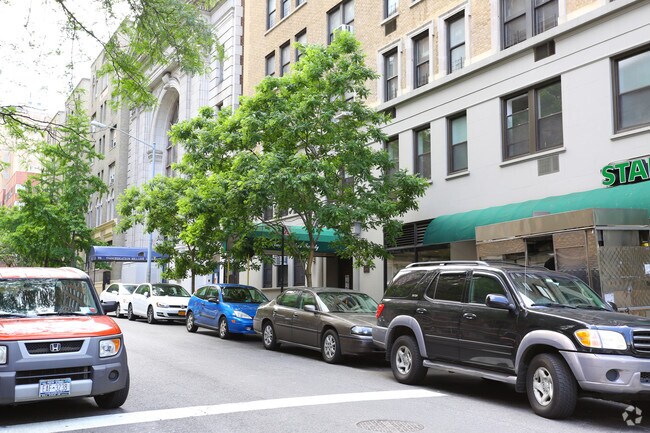 Building Photo - 220 W 93rd St