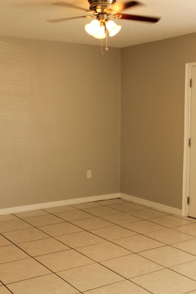 Building Photo - Do not miss this 3-bedroom 1 bath home in ...