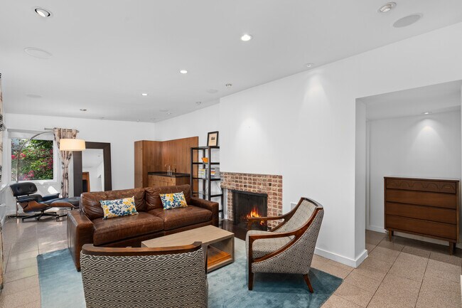 Building Photo - 1316 Gates Pl
