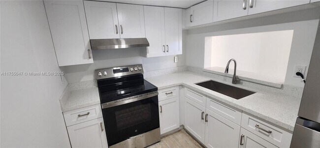Foto del edificio - 11800 SW 18th St