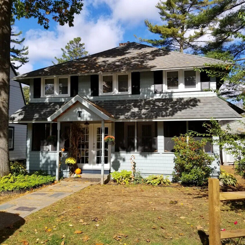 Foto principal - 102 Lincoln Ave