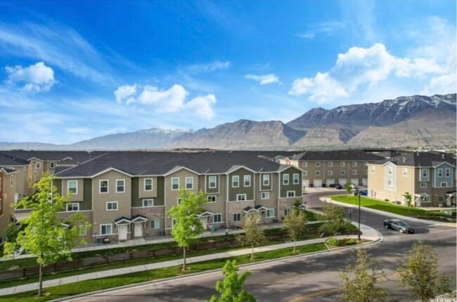 Building Photo - 78 E 630 N