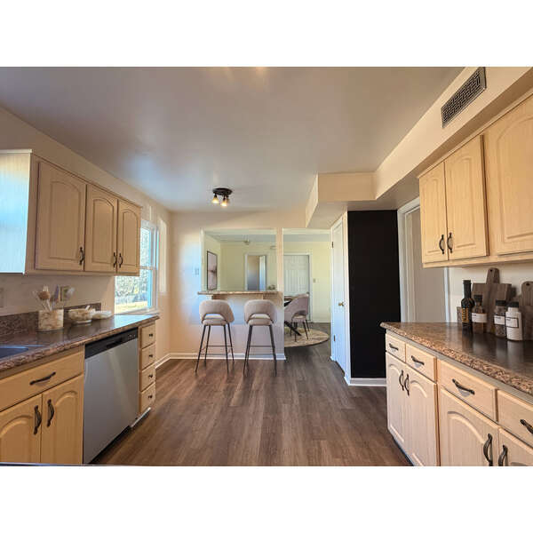 Foto del edificio - 5492 Pocono Pl