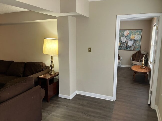 Foto del edificio - 623 N Gloster St