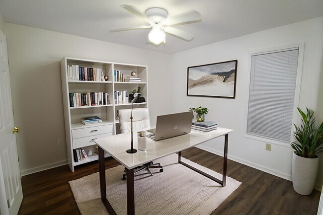 Foto del edificio - 824 Shaw Rd