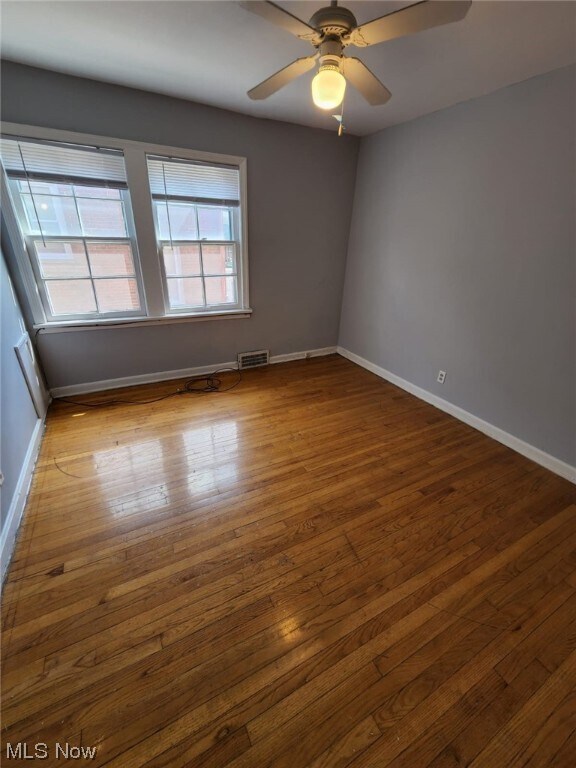 Foto del edificio - 14322 Cedar Rd