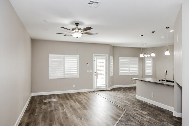 Foto del edificio - 5085 Wild Creek Falls Way