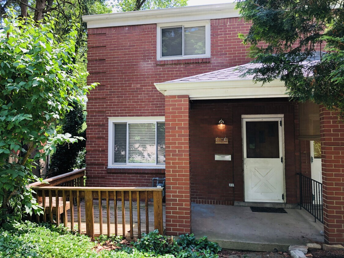 Primary Photo - 505 Allenby Ave