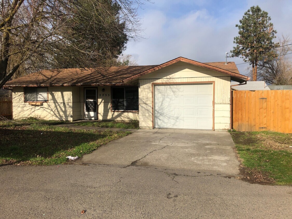 Primary Photo - Private house, in great location.