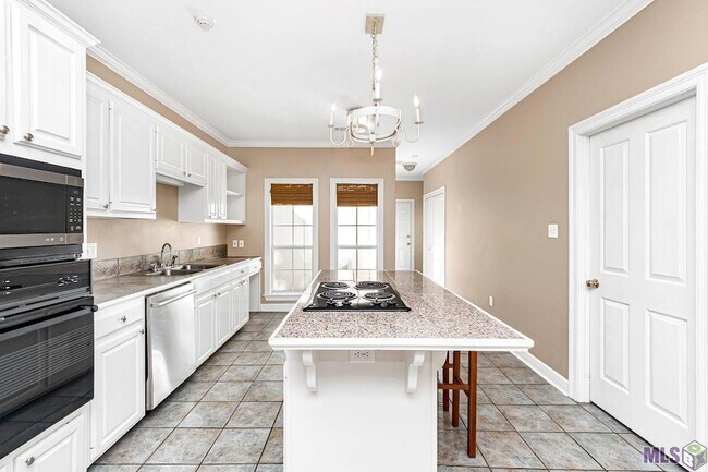 Foto del edificio - 9007 Highland Rd