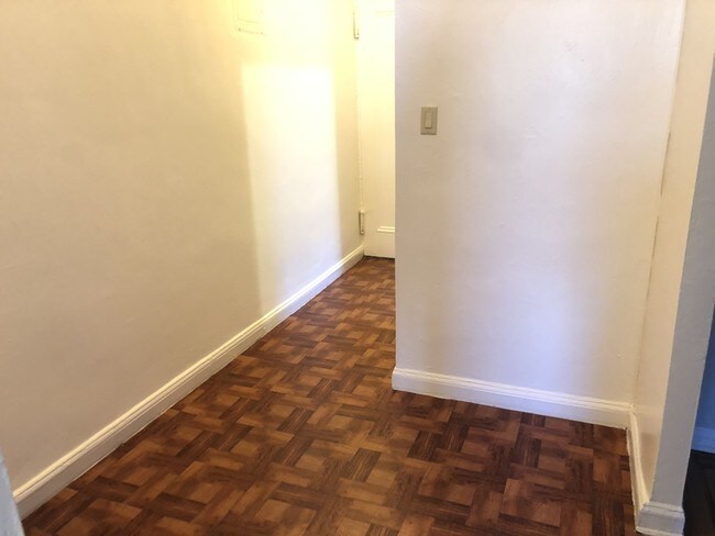 Building Photo - 539 85th St