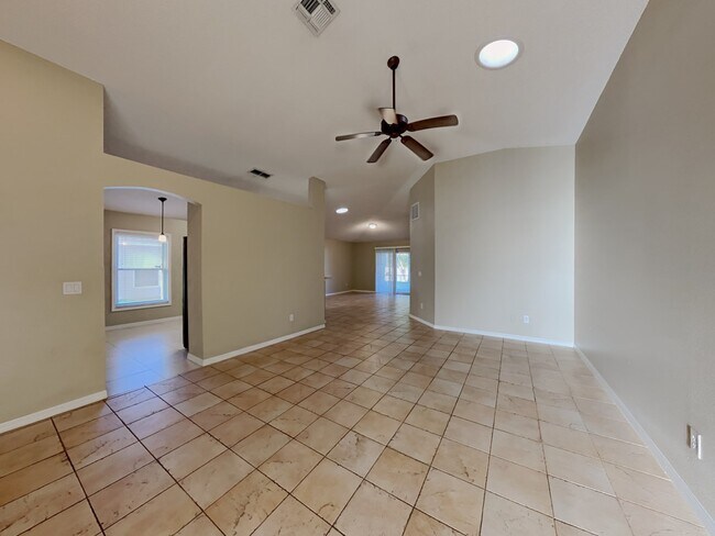 Foto del edificio - 309 Three Oaks Dr