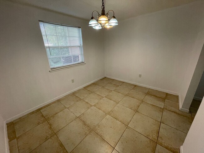 Foto del edificio - 2 Bedroom/2 Bathroom 1st Floor Condo at Cy...