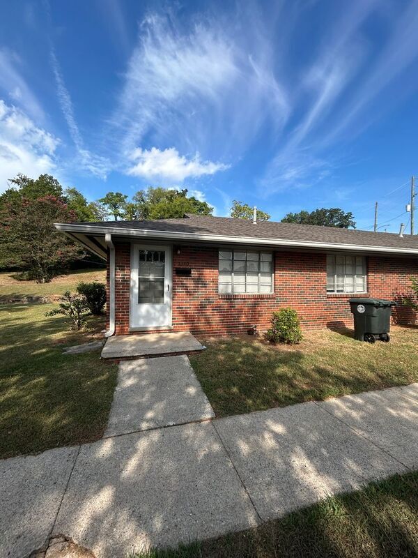 Building Photo - 1340 Vinesville Rd