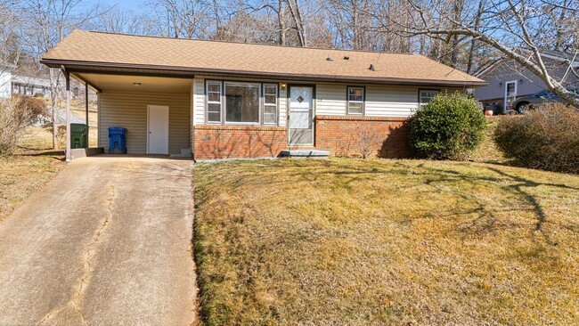 Building Photo - Sunny Two-Bedroom Home in West Asheville (...