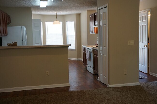 Foto del edificio - Spacious town home in west Jacksonville