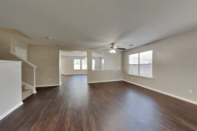 Foto del edificio - 6439 Lily Hollow Ct