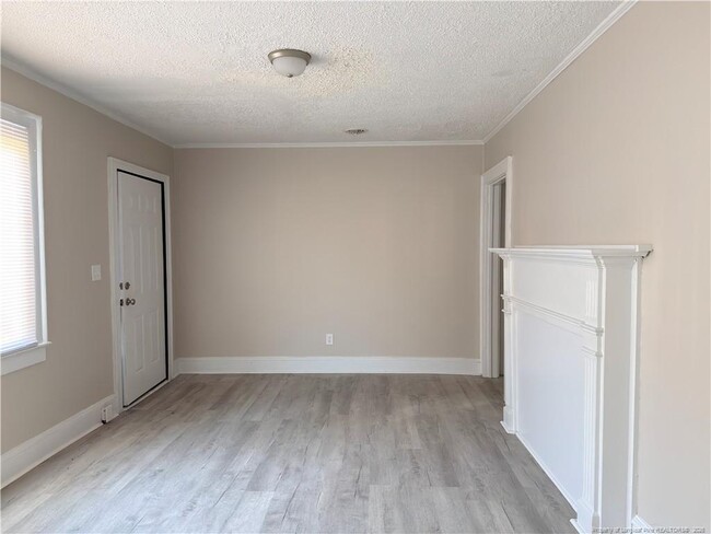 Building Photo - 307 Hawthorne Rd