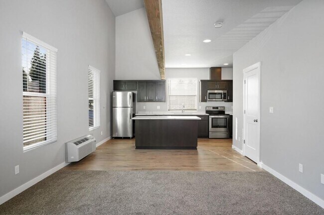 Foto del edificio - 4447 Sunnyside Rd SE