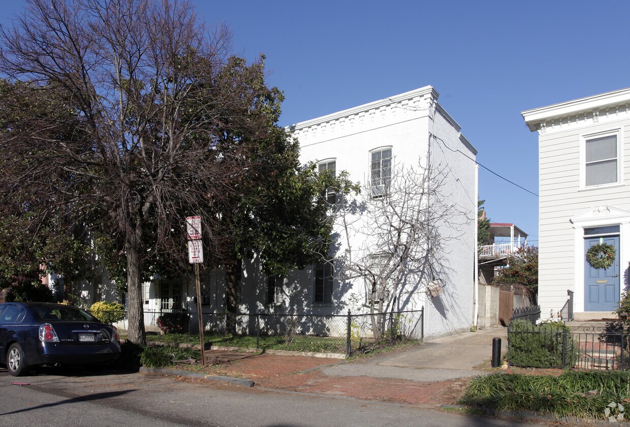 Foto del edificio - 600 D St SE