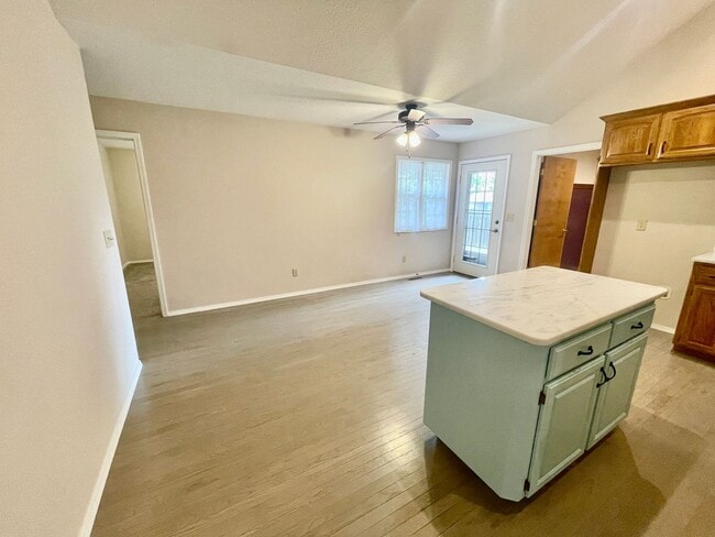 Foto del edificio - 1233 E Ogorman Ct