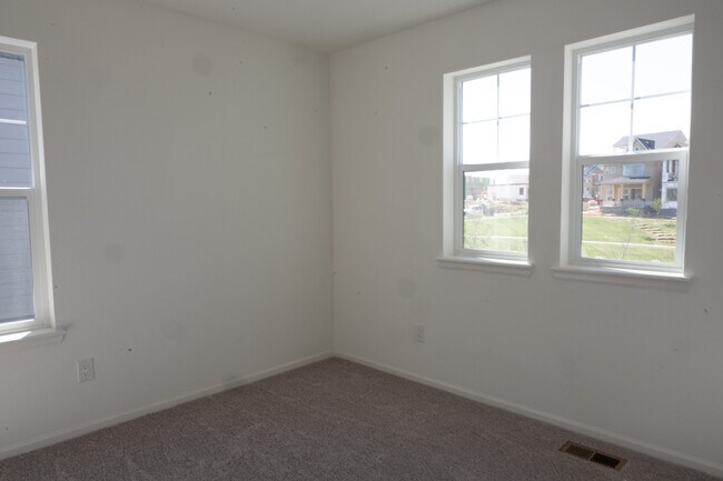 Building Photo - 16664 Shoshone St