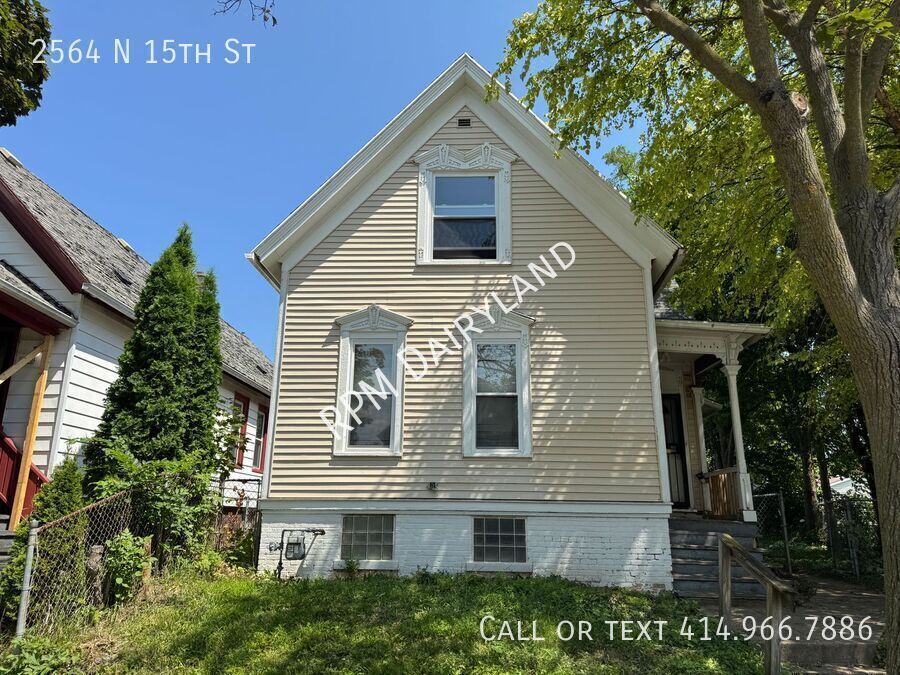 Primary Photo - 2564 N 15th St