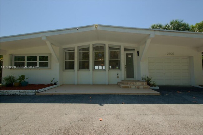 Foto del edificio - 2305 N Ocean Blvd