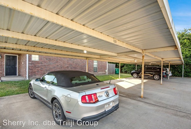 Building Photo - 143-149 Bentwood Dr